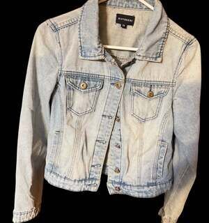Ranbeeri Women’s Light Wash Denim Jacket Cropped Button Front Size M